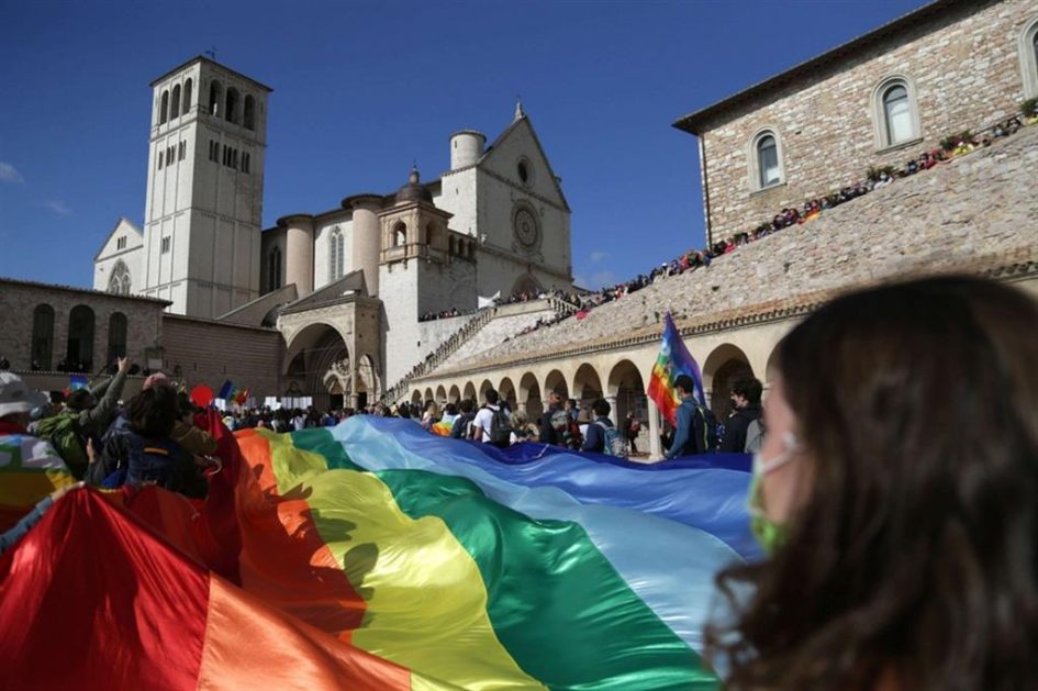 Nel giorno della marcia Perugia - Assisi, solidali con le donne russe che si oppongono alla guerra